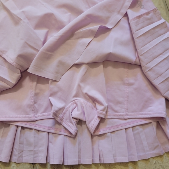 Alo Skirt - Picture 4 of 4